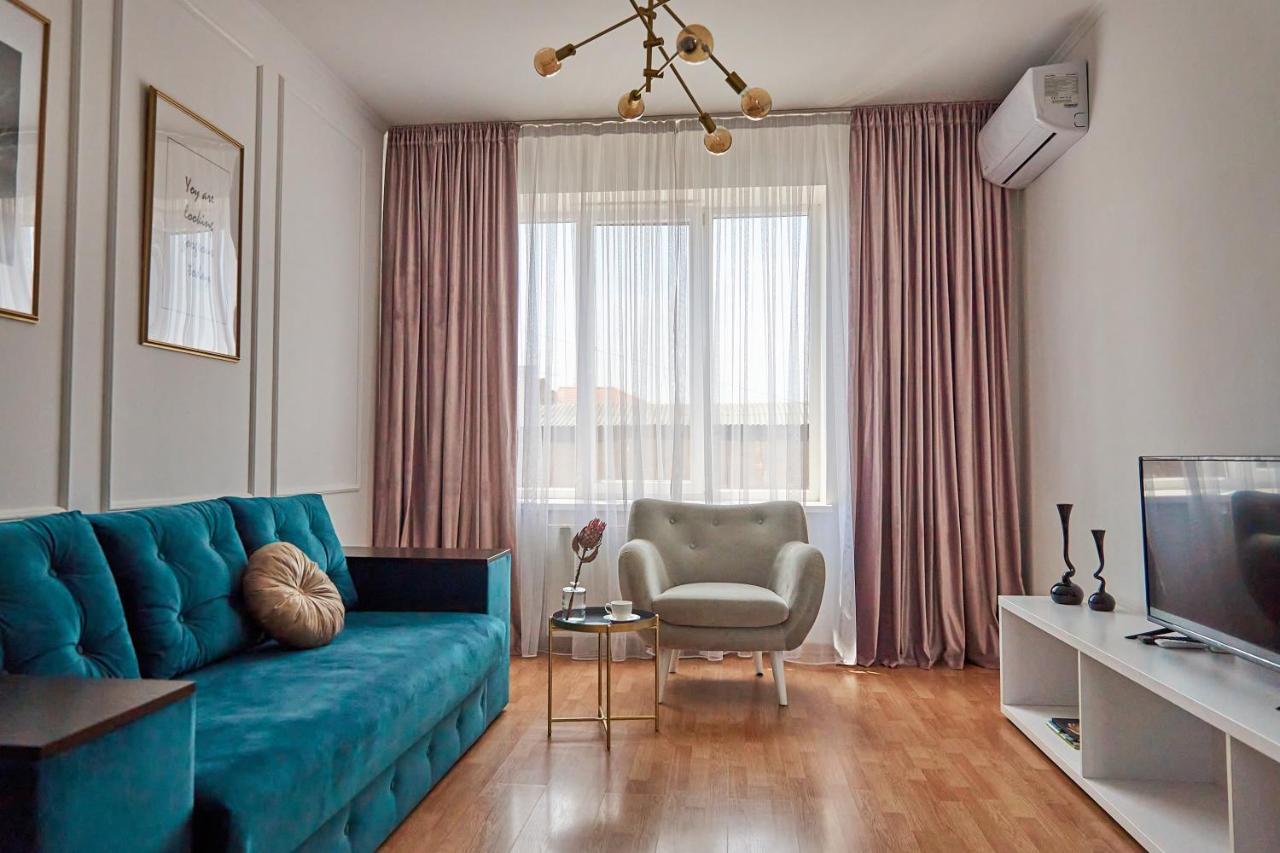 Lux Apartment Mukatsjeve Eksteriør bilde