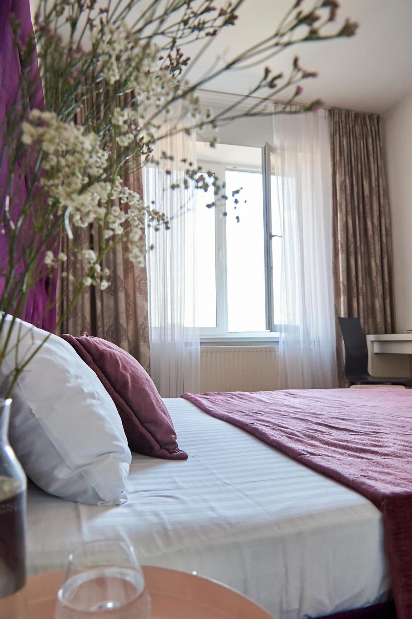 Lux Apartment Mukatsjeve Eksteriør bilde