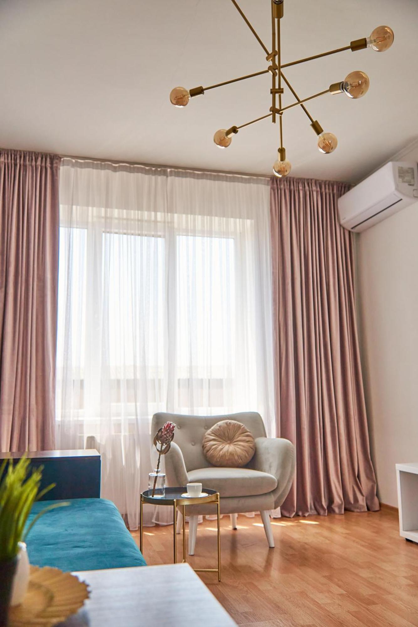 Lux Apartment Mukatsjeve Eksteriør bilde